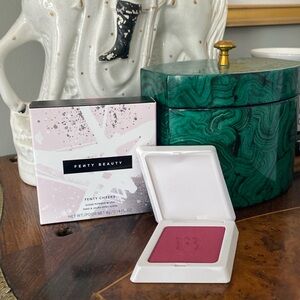 FENTY BEAUTY Full Size NIB
Suede Waterproof Powder Blush Summertime Wine